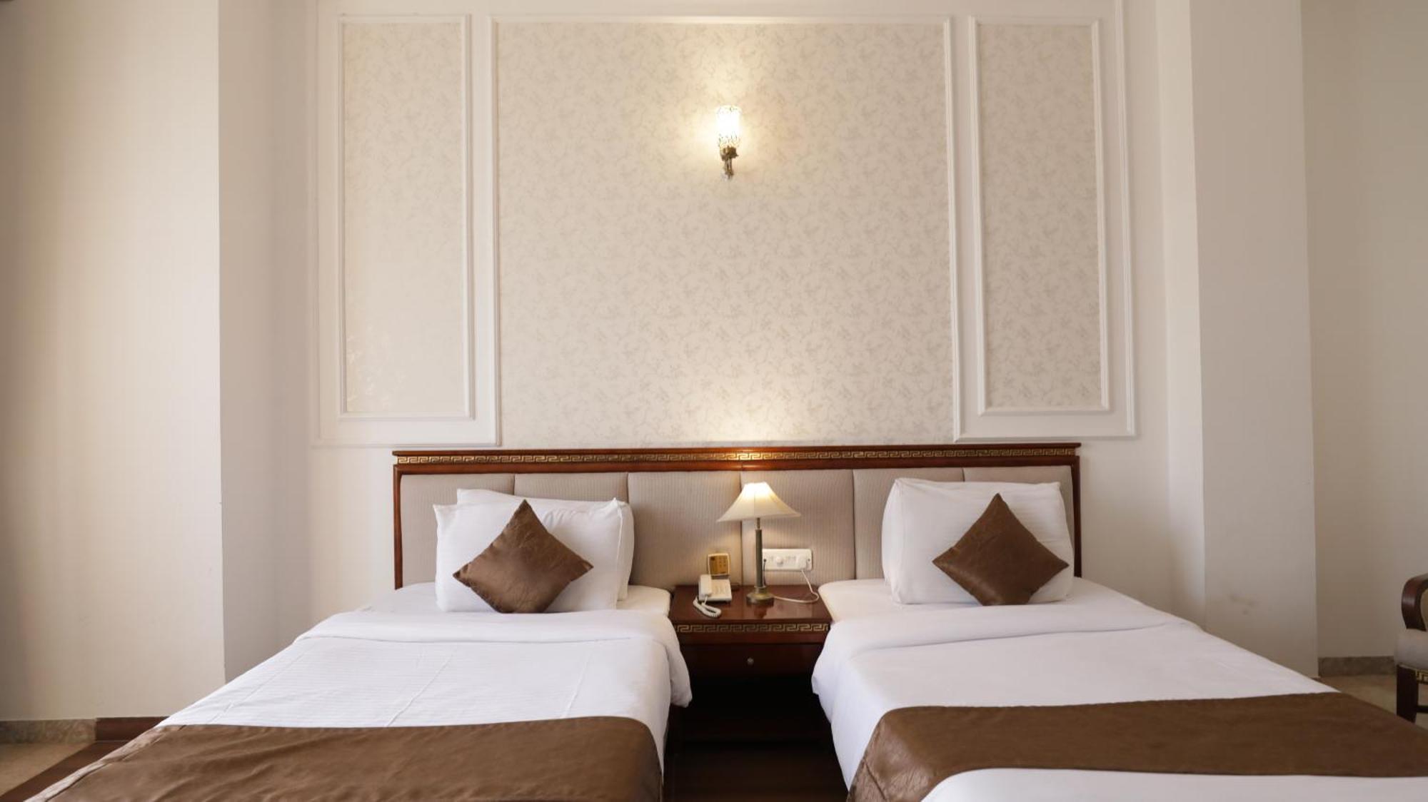 אג'מר Hotel Merwara Estate- A Luxury Heritage Resort מראה חיצוני תמונה